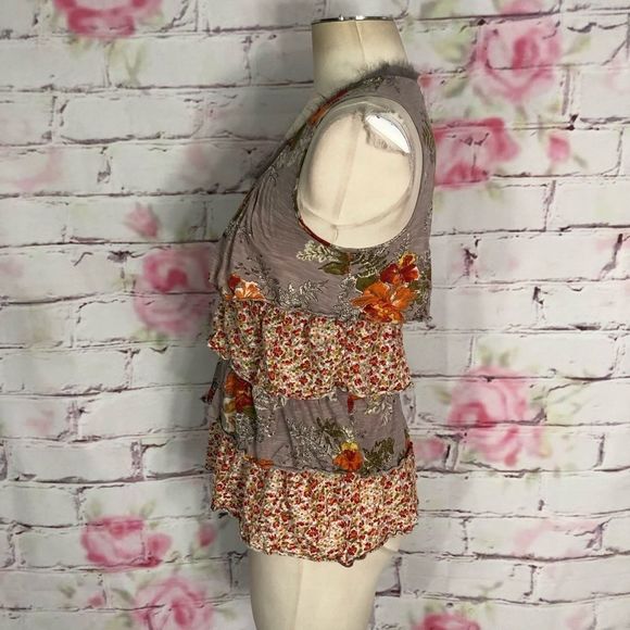 🔥 5 for 25🔥 Ric rac montage sleeveless mixed print tiered top - Picture 6 of 10